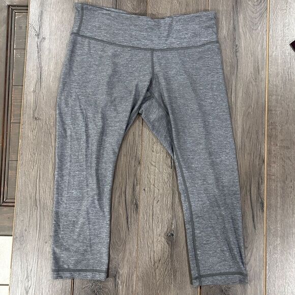 Lululemon Cropped Nulu Legging 23” - Picture 1 of 3